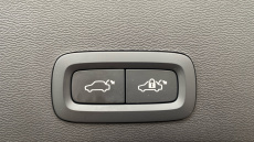 Volvo Xc40 2.0 B4P Plus Dark 5dr AWD Auto Petrol Estate